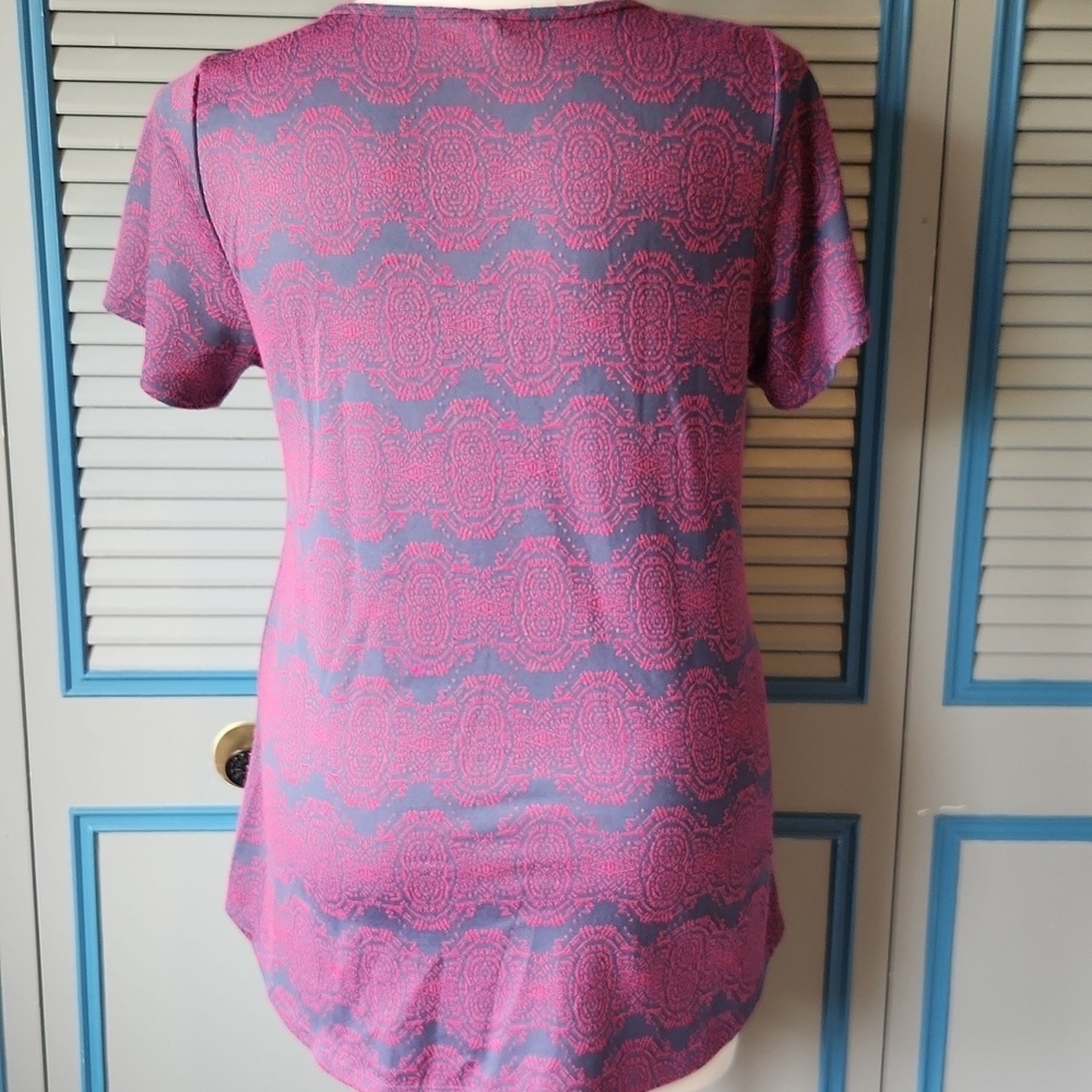 LuLaRoe Grey & Pink Scoop Neck Top - Picture 7 of 10
